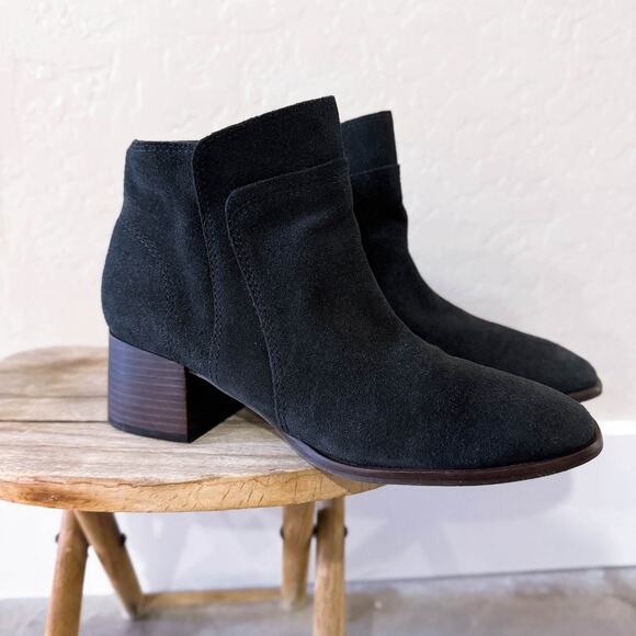 Lucky Brand Lilka Block Heels Suede Bootie Ankle Boots Black Academia Sz 8.5 NEW - Picture 1 of 11